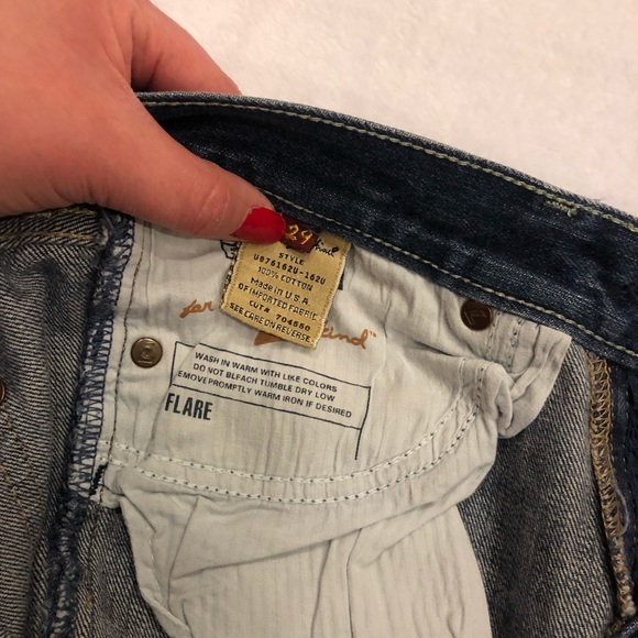 ❌ Sold ❌ 7 For All Mankind Flare Jeans - Picture 4 of 6